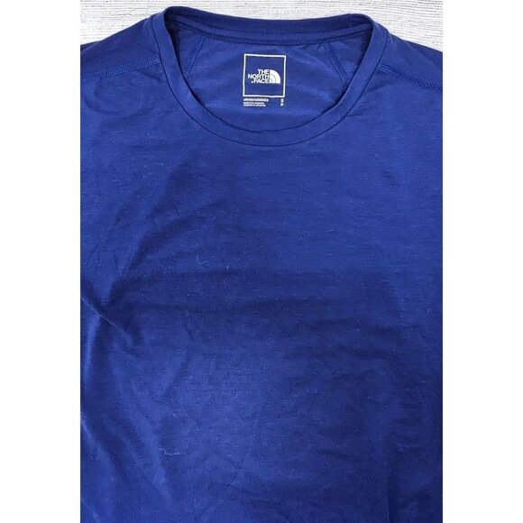 The North Face Women's Active Fit Blue Shirt Size Small‎ - Picture 1 of 4